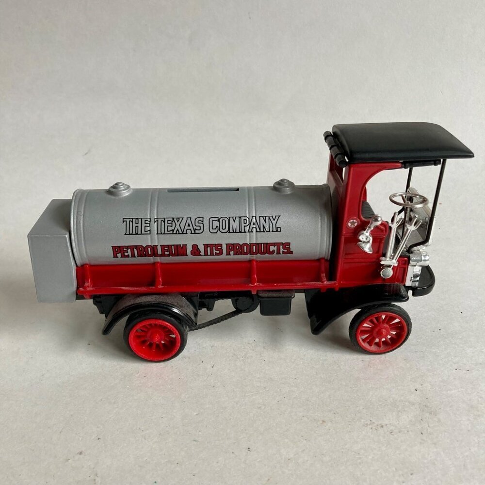 Vintage Ertl 1910 Mack Texaco Tanker Truck Diecast Coin Bank w/ KEY! - Picture 4 of 7